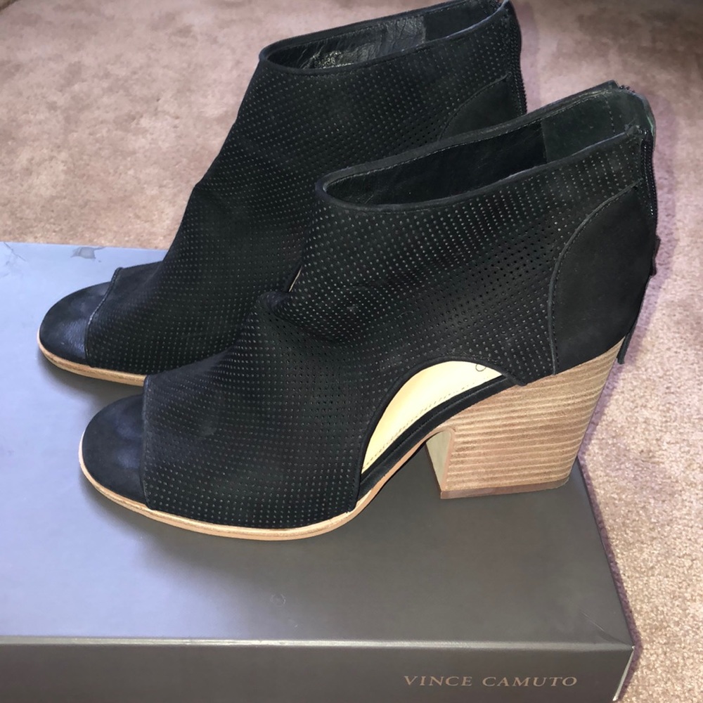 Vince Camuto open toe stacked heels 8